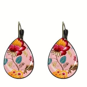 3/$25-Beautiful teardrop earings 🌼